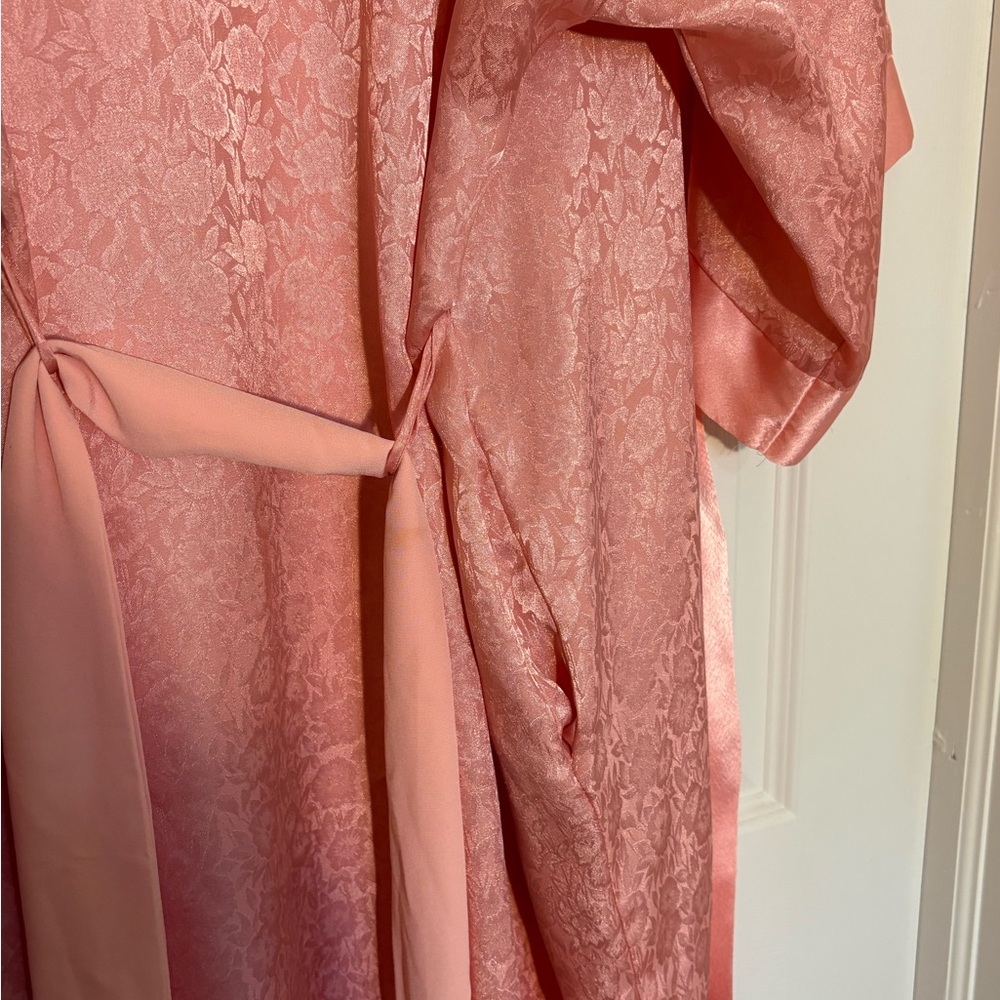 Pink Satin Lingerie Robe with Floral Pattern - Picture 5 of 6